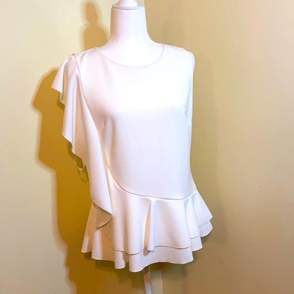 [Calvin Klein] Kanabe Ruffle Detail Knit Top - Picture 2 of 13